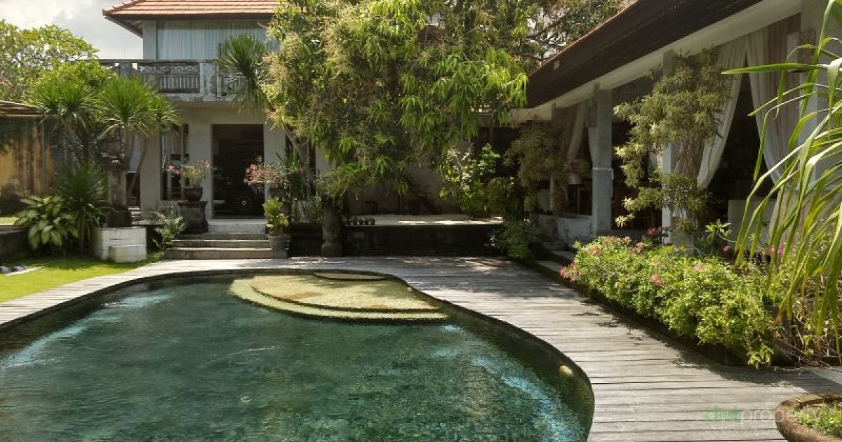 Dijual Villa Modern 3 Kamar Tidur di Kerobokan 📌 Rumah 